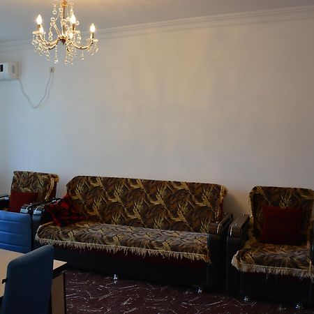 Apartment Nona Vox Batoemi Buitenkant foto