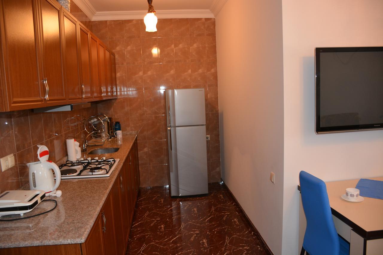 Apartment Nona Vox Batoemi Buitenkant foto