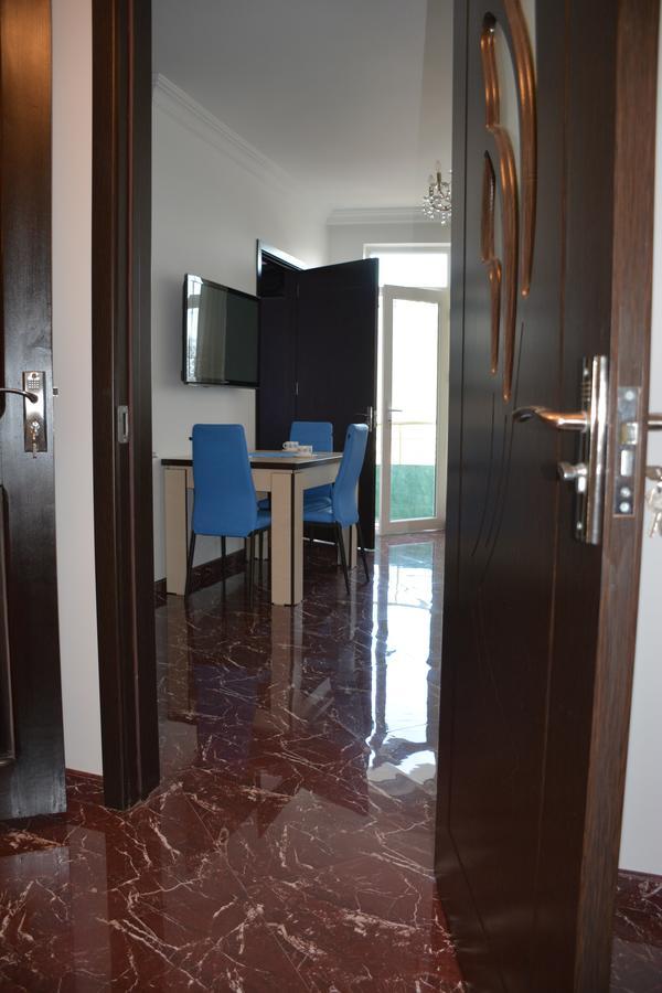 Apartment Nona Vox Batoemi Buitenkant foto